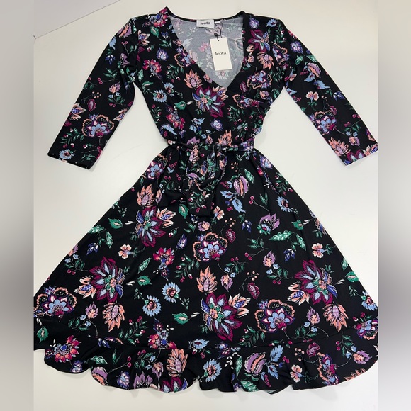 Leota Dresses & Skirts - Leota Libby Faux Wrap Knit Dress Size Small New With Tags Dark Floral